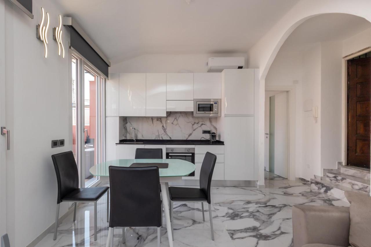 Casa Vacanza " La Rosa " Imperia Liguria Exterior foto